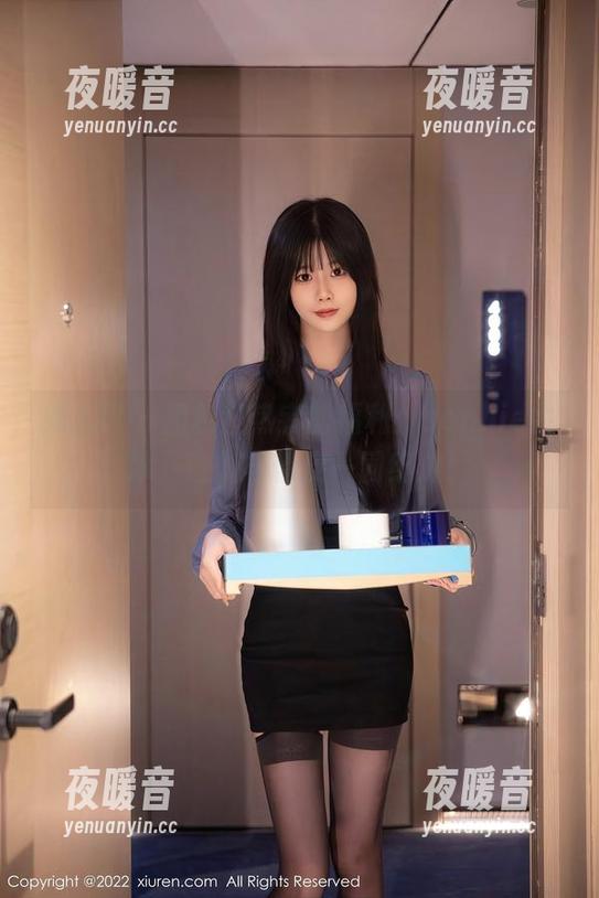 秀人网-sophie余冰 秀人网 - 图包狂热者的福利:sophie余冰,瑜伽与俏皮一同绽放!
