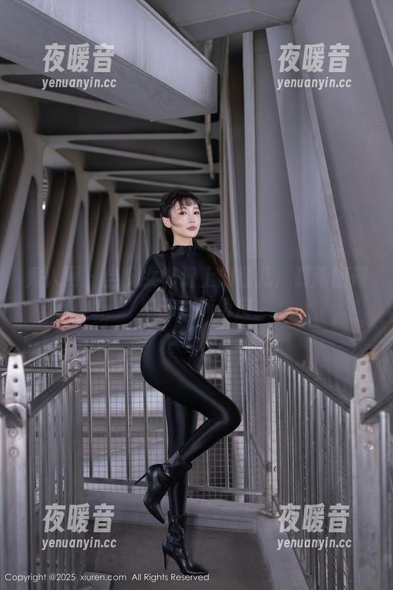 秀人网 - 当兔女郎遇上刘钰儿：最新图册中的那抹俏皮