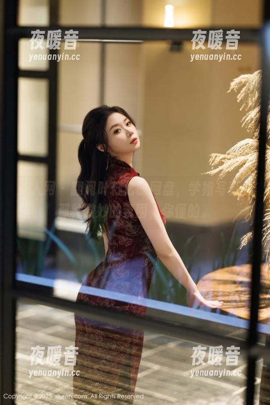 秀人网-叶籽亿 秀人网 - 翻阅叶籽亿的网盘,学姐写真里那种微妙的氛围,你懂的。