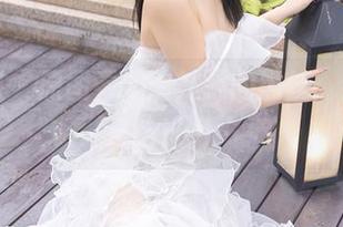 秀人网 – 原图看奶油妹妹的黑丝：我，只是路过……