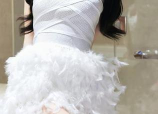 秀人网 – 在“戴允祺zoe校服”最新系列中，穿着它出门，难道真有找回青春的魔力？