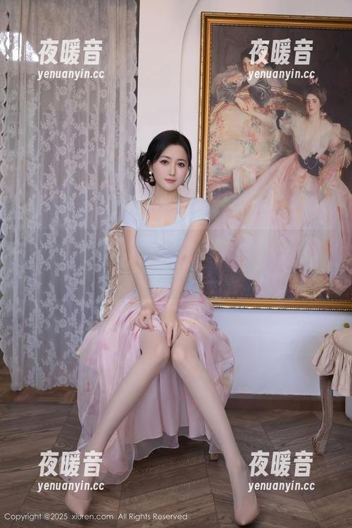 秀人网-林杉杉 秀人网 - 办公室里的林杉杉:随便下载,但要小心哦,别让老板知道!