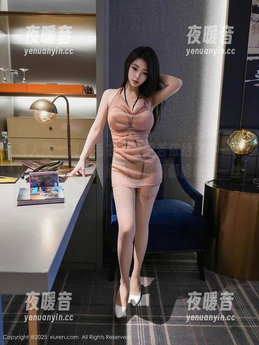 秀人网 - 说起毛衣，欧阳若依给你不一样的作品体验，真得隔着屏幕都能感到一丝温腻。