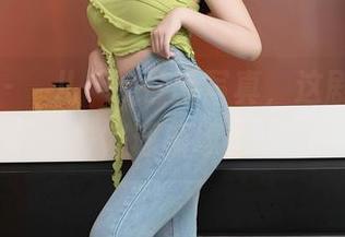 秀人网 – 玥儿玥er最新写真，这剧本我得好好琢磨琢磨…