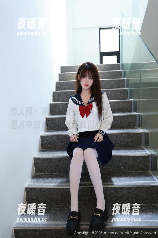秀人网-萌奈子 秀人网 - 观看萌奈子在天台留下的印记,图片中的她像是在戳我们心里的某个点哦