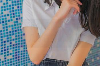 秀人网 – 和服下的袁圆，写真里竟然透出了几分俏皮的调调