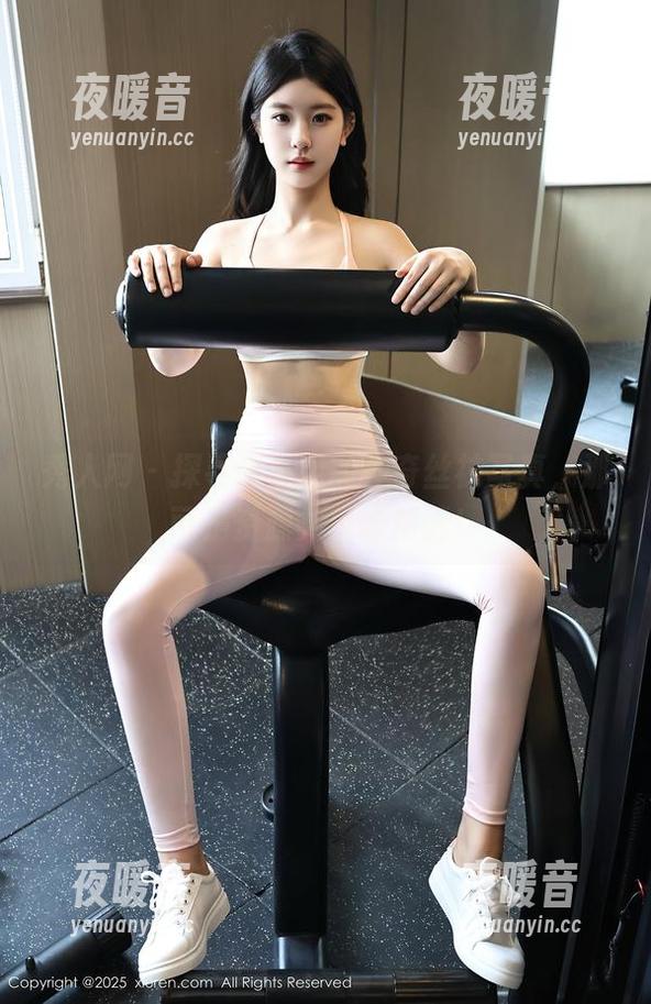 秀人网 - 探寻谭小灵的神奇丝袜写真，那可是资源共享的精髓！