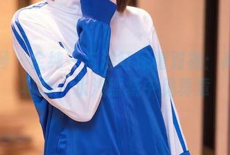秀人网 – 金纯一与浴缸深情对视：高清写真集，水汽缭绕中见真章
