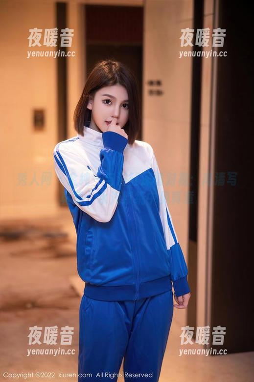秀人网 - 金纯一与浴缸深情对视：高清写真集，水汽缭绕中见真章