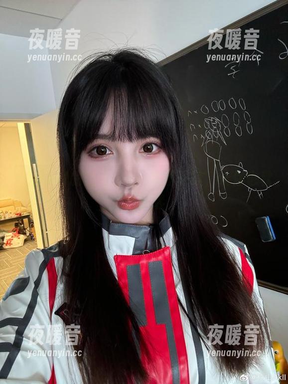 秋山AkI的恋爱日记–原图下载，让你也秋心荡漾