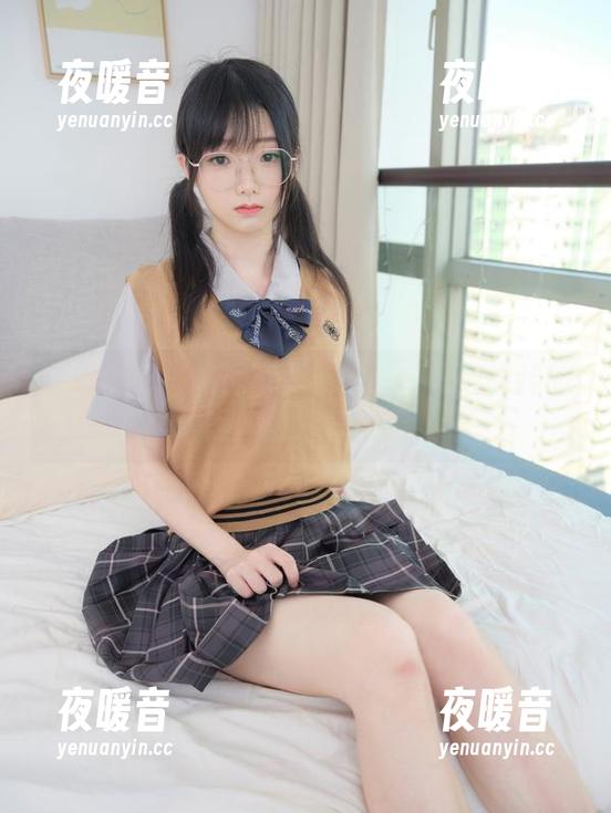 紧急企划-一只喵喵梓 紧急企划 - 私房写真新宠:一只喵喵梓的黑丝山海奇遇!