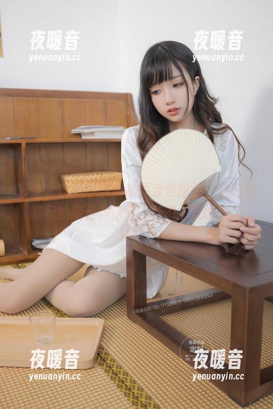紧急企划 - 小枫的高清泳池图包，是泳衣搭配的绝佳典范啊，真想琢磨琢磨！