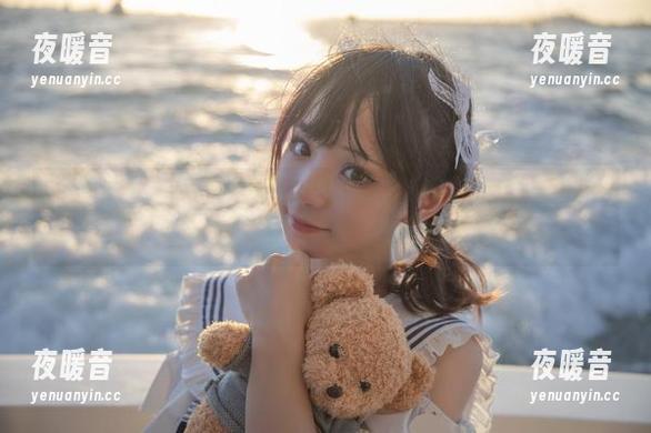 花柒Hana 最新写真来啦!花柒Hana化身星雨幽幽子,整个人都像被外星人抓走又放回来了一样。