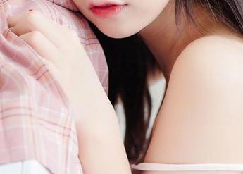 菠萝社 – 看！柳侑绮Sevenbaby在水手服中找寻的，不只是航向吧？