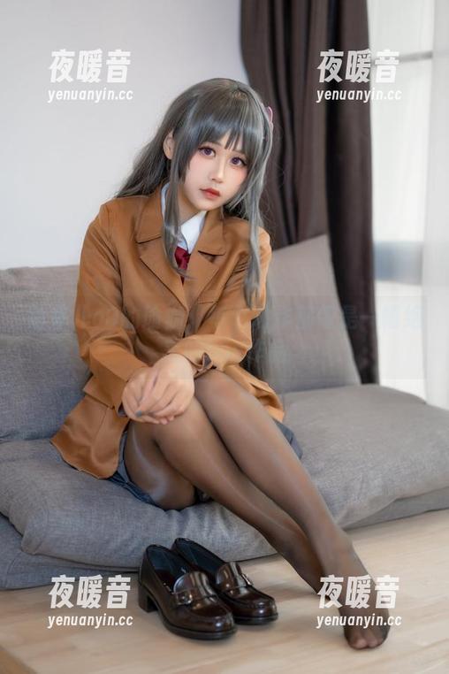 萌芽儿o0的瑜伽：每个动作都像是一幅绝美的cos作品