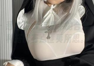 微密圈 – 葱油饼er与奶牛的合集：观看这种搭配有点匪夷所思。