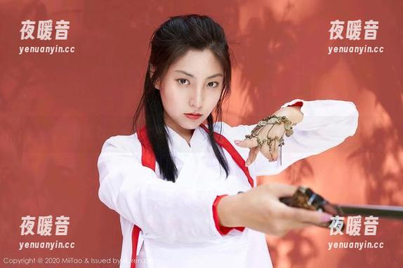 蜜桃社-Rola 蜜桃社 - Rola的图包——海边时光里的小尴尬