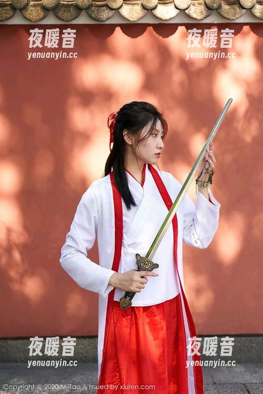 蜜桃社-冰露 蜜桃社 - 当冰露遇上“女神”这标签,照片都自带光环的存在
