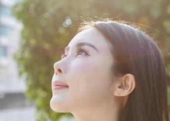 蜜桃社 – 假装优雅的缇娜美Tinami海边私房合集，每张都是一段小剧场。