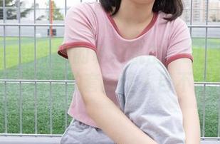 袜啵啵 – 甜甜圈的私拍机密：OL风下的花絮，缤纷的套图让人目不暇接