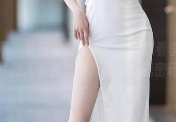 语画界 – 夏日主题聚会：所有观看李丽莎图片的人都在掌握夏天的潮流密码！