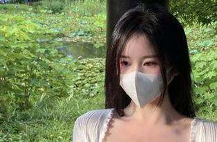 微密圈 – 蕾丝写真，软妹小九九又添了点小心思，真让人想多看几眼。