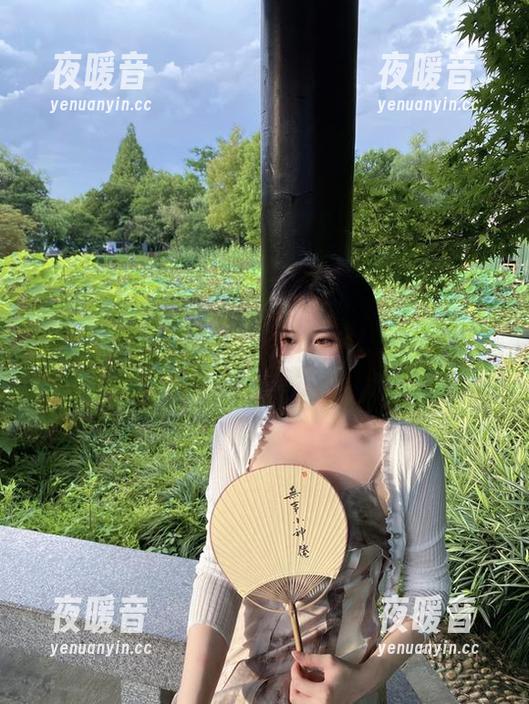 微密圈 - 蕾丝写真，软妹小九九又添了点小心思，真让人想多看几眼。