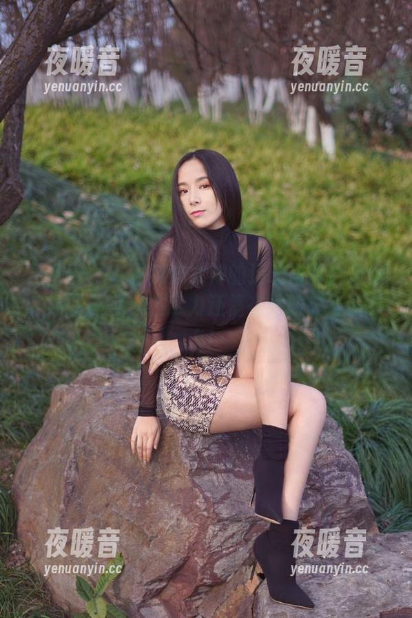 辣妈女神 微密圈 - 看看辣妈女神的运动写真合集吧,除了腿美,注意力还停在她的健身科技上!