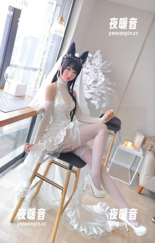 高清版本的雪琪SAMA：那条绑带旗袍，真是让人惊讶的选择！