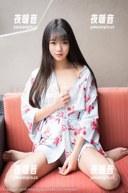 青豆客 - 刘飞儿Faye的美腿资源，别说我带你走偏了！